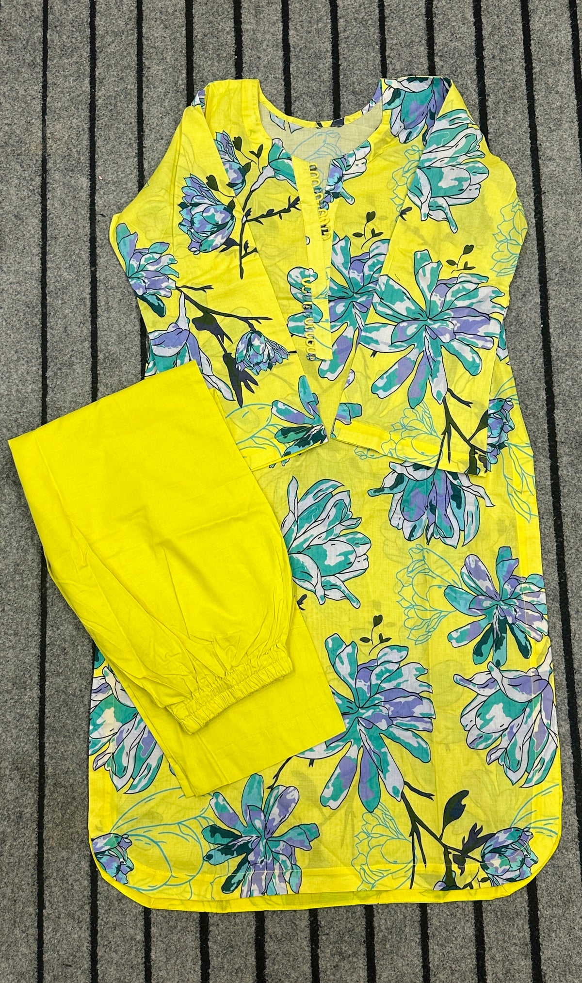 Lawn 2 Piece Coat Set (Stitched)