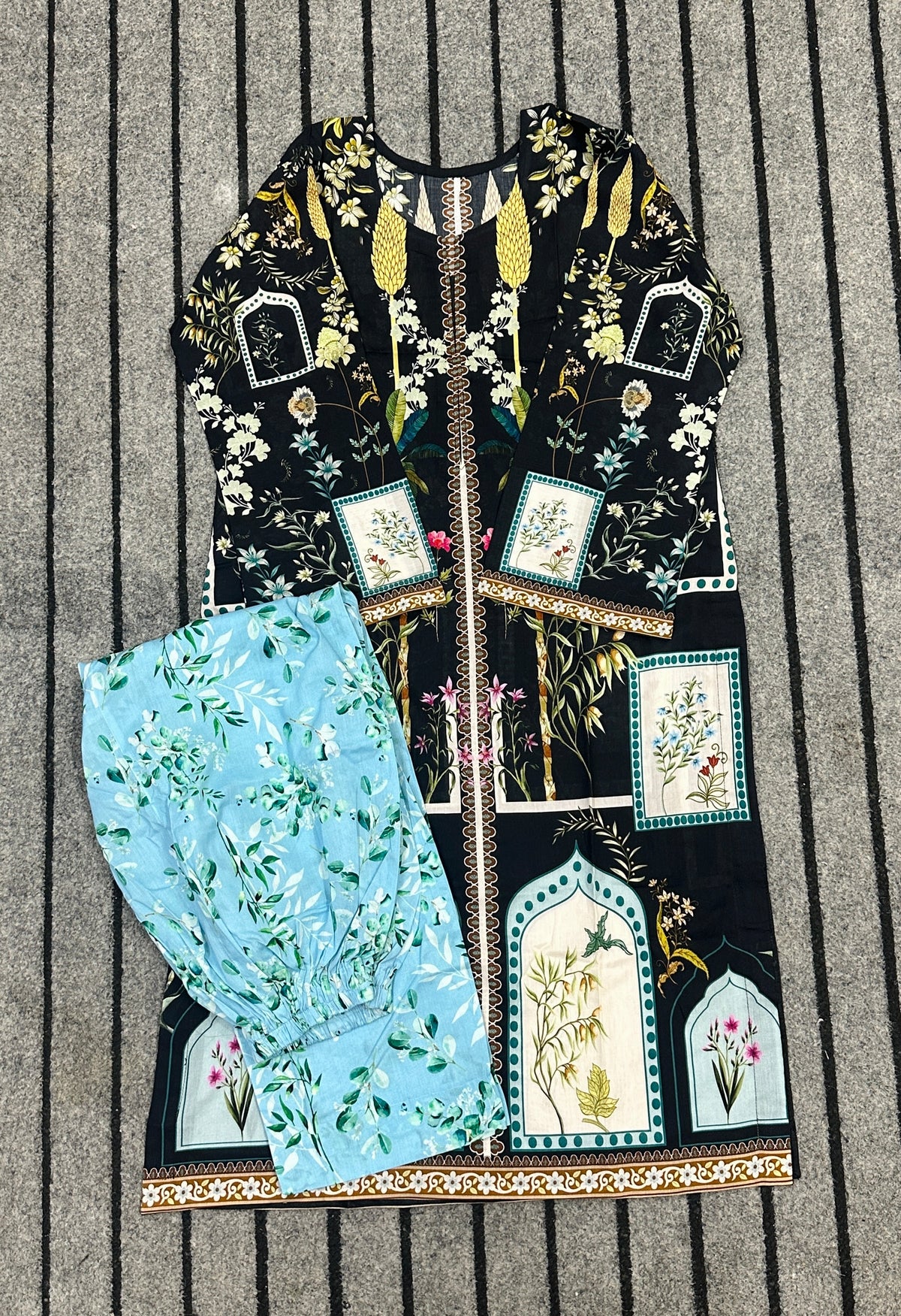 Lawn 2 Piece Coat Set (Stitched)